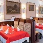Piroska Hotell