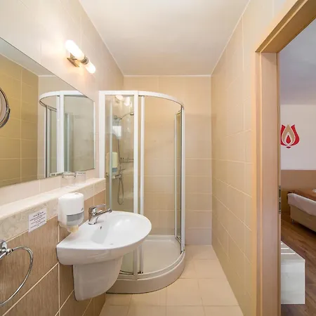 Piroska 4* Buk