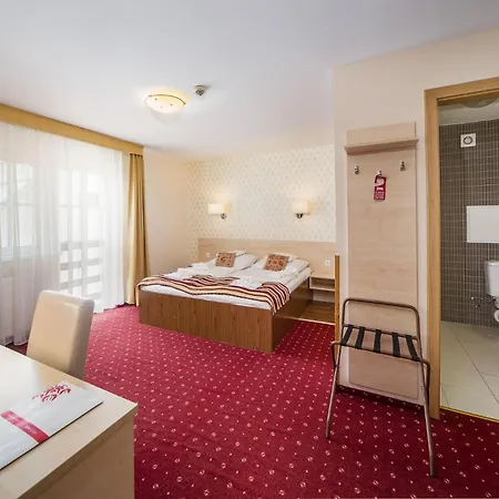 Hotel Piroska Buk