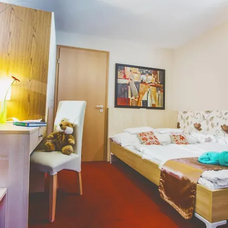 Piroska 4*